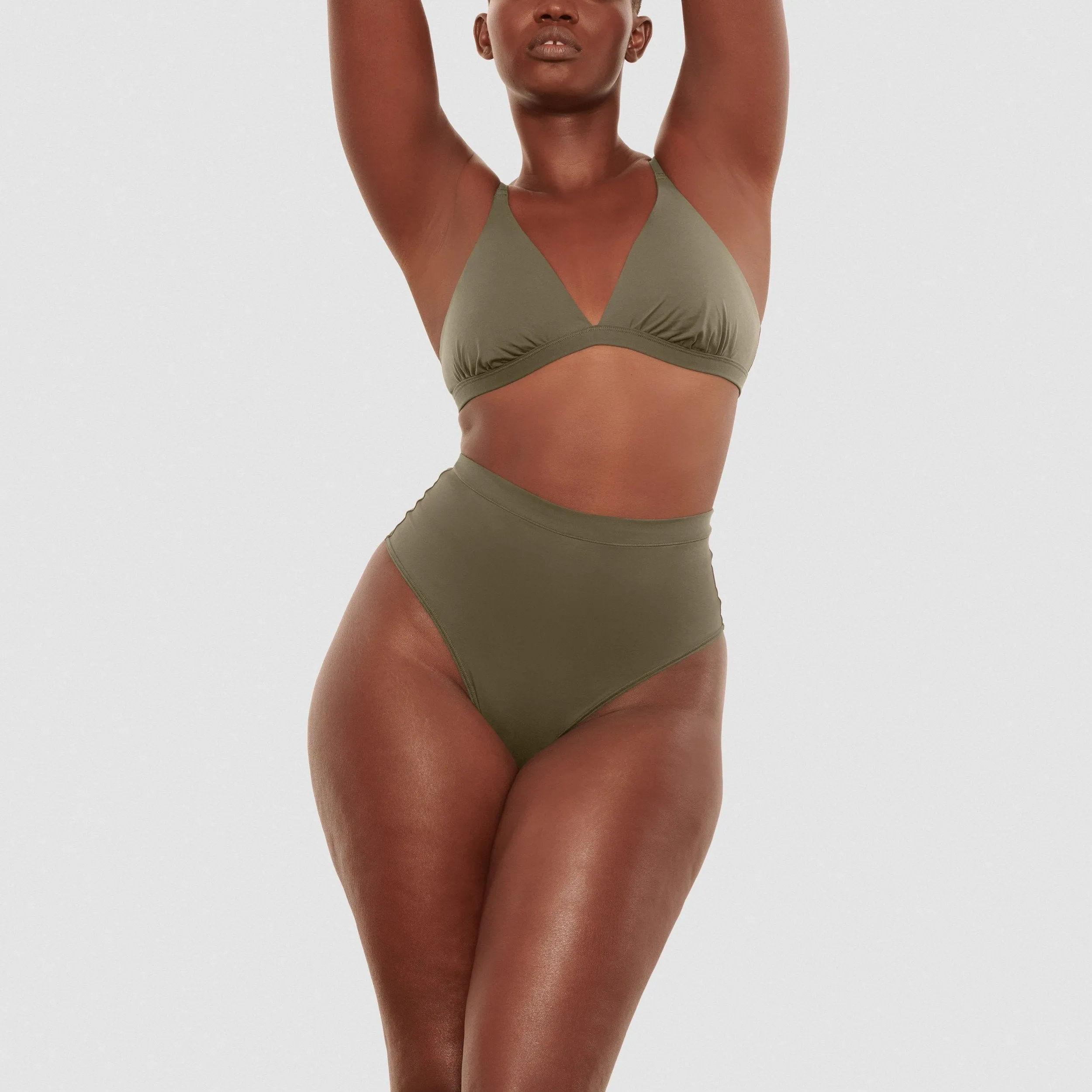 BODY BASICS TRIANGLE BRALETTE | DEEP SEA